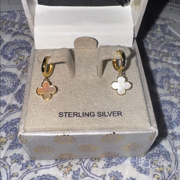 Rachel Zoe | Sterling Silver Clover Earrings NEW in box - Picture 6 of 7